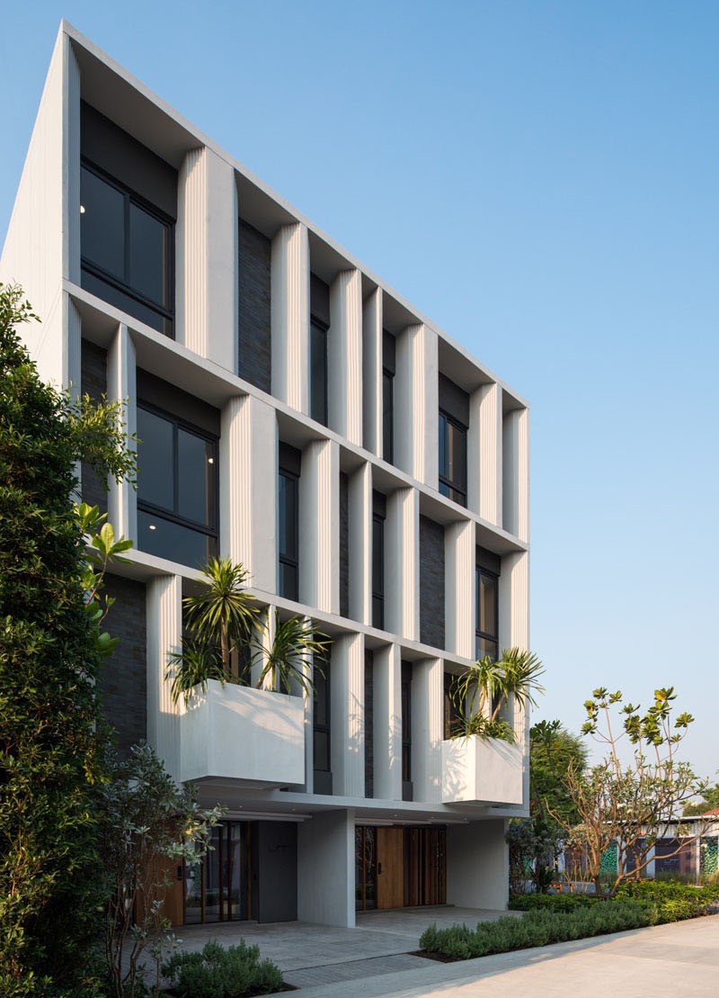 Biệt thự hiện đại Town House ở Thái Lan do Baan Puripuri thiết kế
